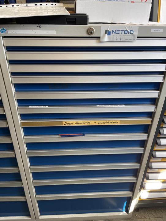 Máquinas para trabalhar metais e outras máquinas de um fornecedor do sector automóvel-1